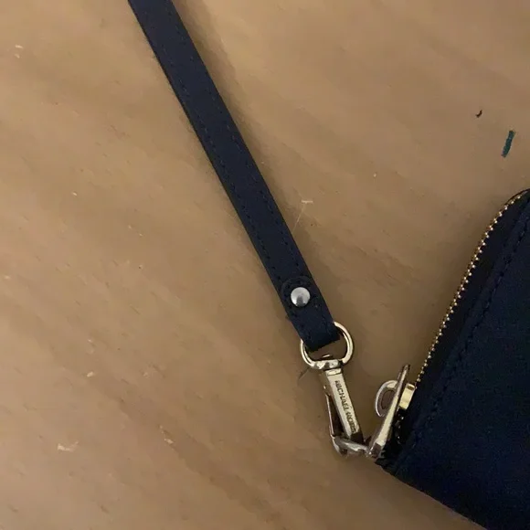 Michael Kors Wallet - Picture 4 of 6